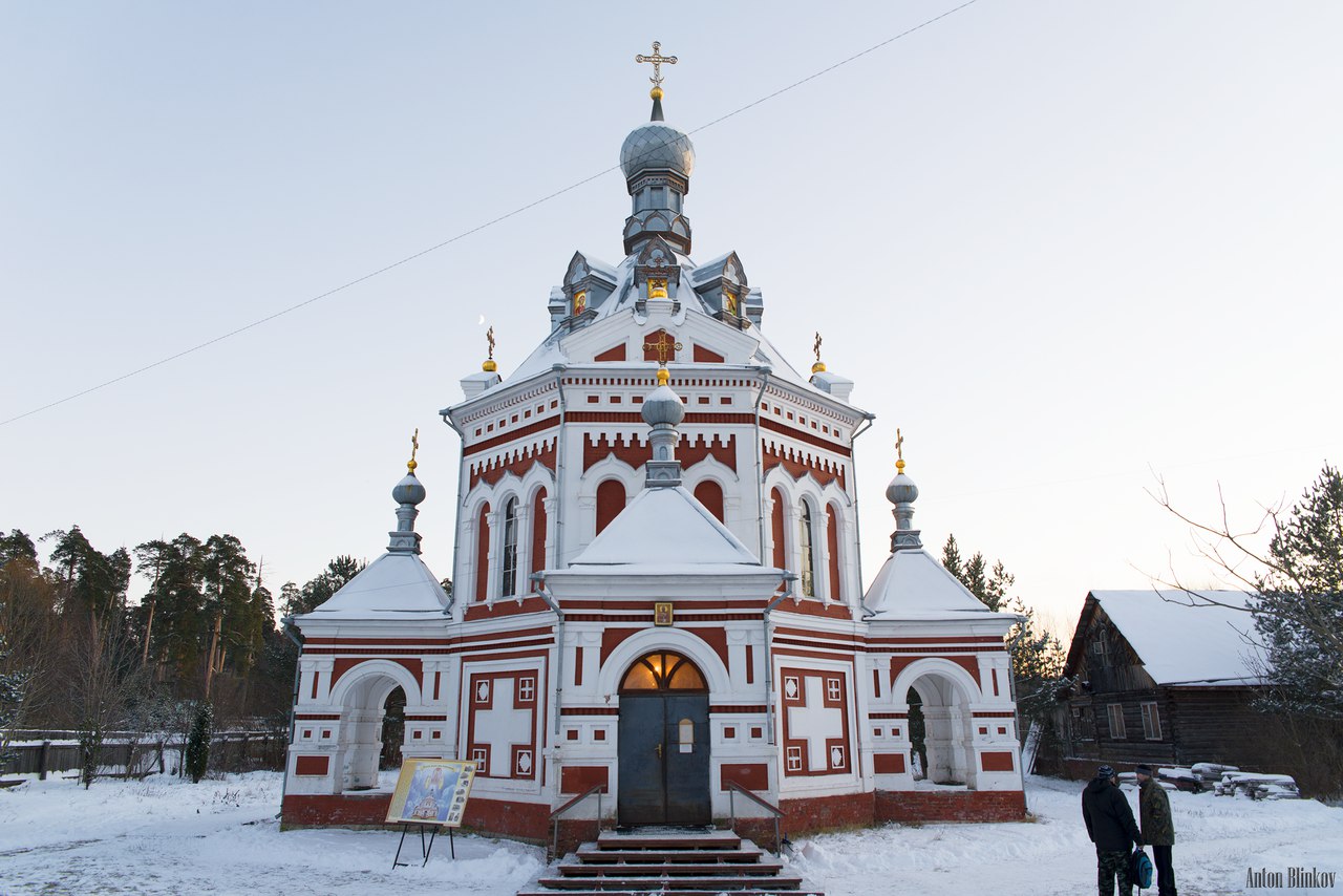 Фото гусь хрустальный владимирской. Гусь Хрустальный Варвары часовня. Часовня великомученицы Варвары в Гусь Хрустальном. Храм Святой Варвары Гусь-Хрустальный. Церковь Святой великомученицы Варвары Гусь Хрустальный.