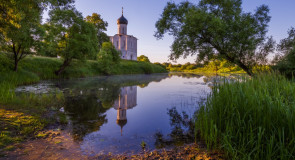 Боголюбово. Церковь Покрова на Нерли. 4 утра.