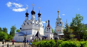 Весной в Троицком монастыре в Муроме с Мариной Уваровой