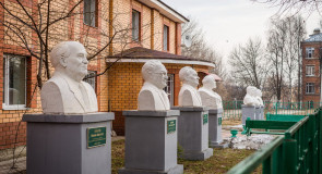 История государства «Советского» в бюстах