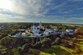 Летний Свято-Боголюбский монастырь с высоты