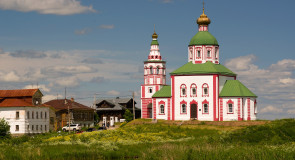 г. Суздаль, Ильинская церковь и цветущая полянка