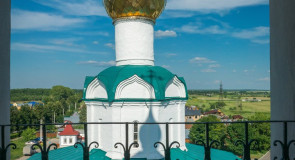 На колокольне Васильевского монастыря. Суздаль