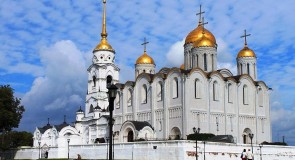 Расположение аркатурно-колончатого пояс южной стены Успенского собора