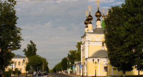 Солнечное летнее утро в Муроме на улице Московской