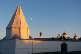 Суздаль, стены Покровского монастыря