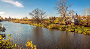 Осенний Суздаль. Солнцем залитые берега Каменки