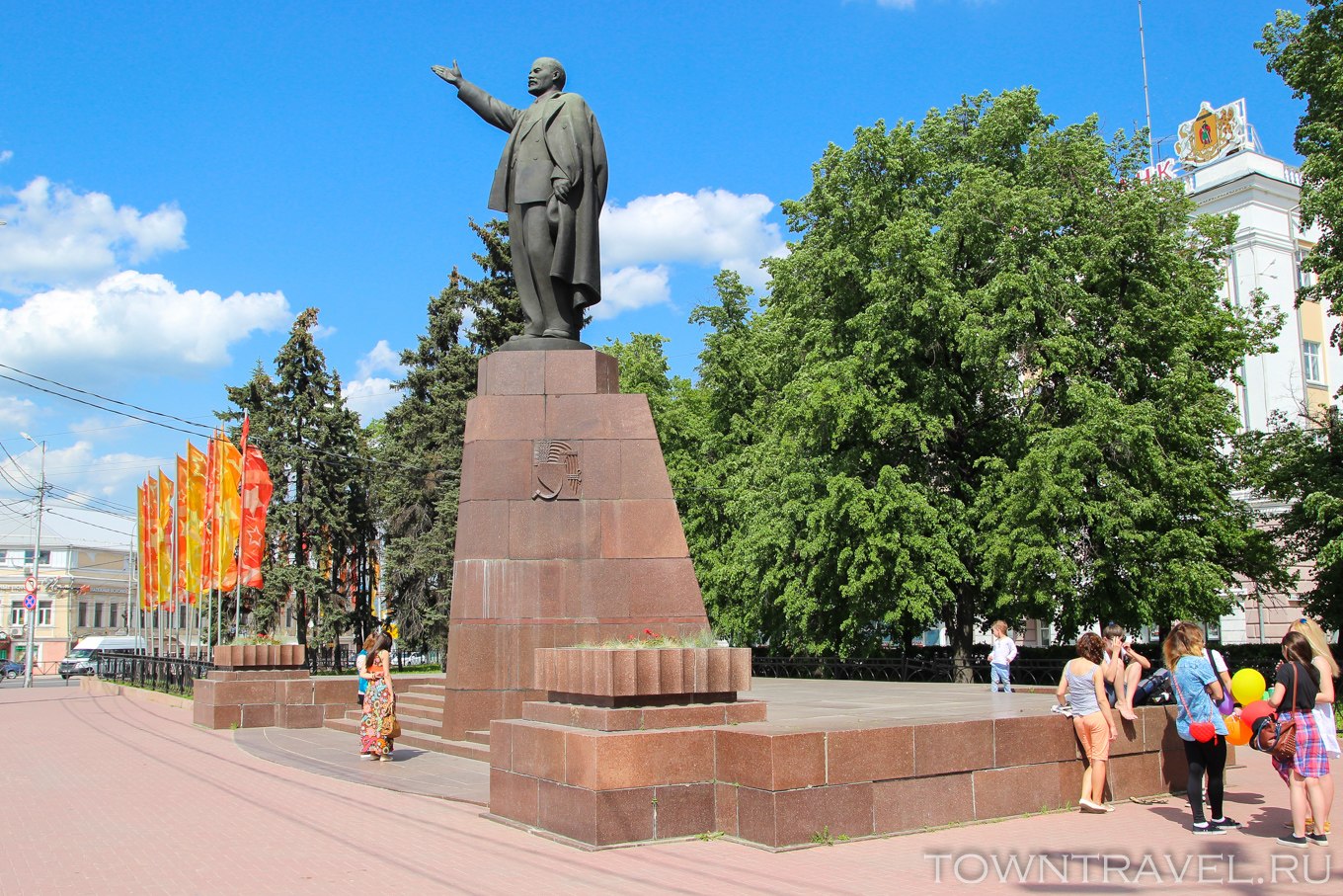 Рязань площадь. Площадь Ленина Рязань. Памятник Ленину в Рязани. Памятник Ленина в Рязани на площади Ленина. Памятники на площади Ленина Рязань.