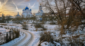 Свято-Боголюбский женский монастырь на закате