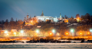 Ночной Муром. Вид с Оки на Спасский монастырь