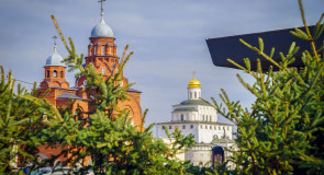 Весенний солнечный денек в центре Владимира