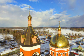 Купола Троицкого храма в Карабаново Александровского района