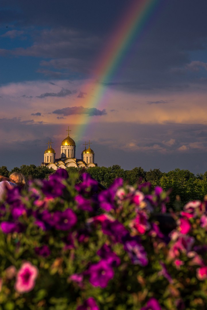 Небо над храмом