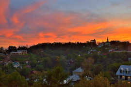 Яркий, осенний закат во Владимире