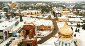 Купола собора Рождества Христова в Александрове.