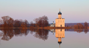 Разлив реки Нерль в апреле