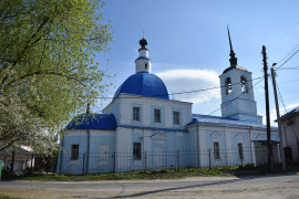 Сретенская церковь на улице Ломоносова во Владимире. Май.