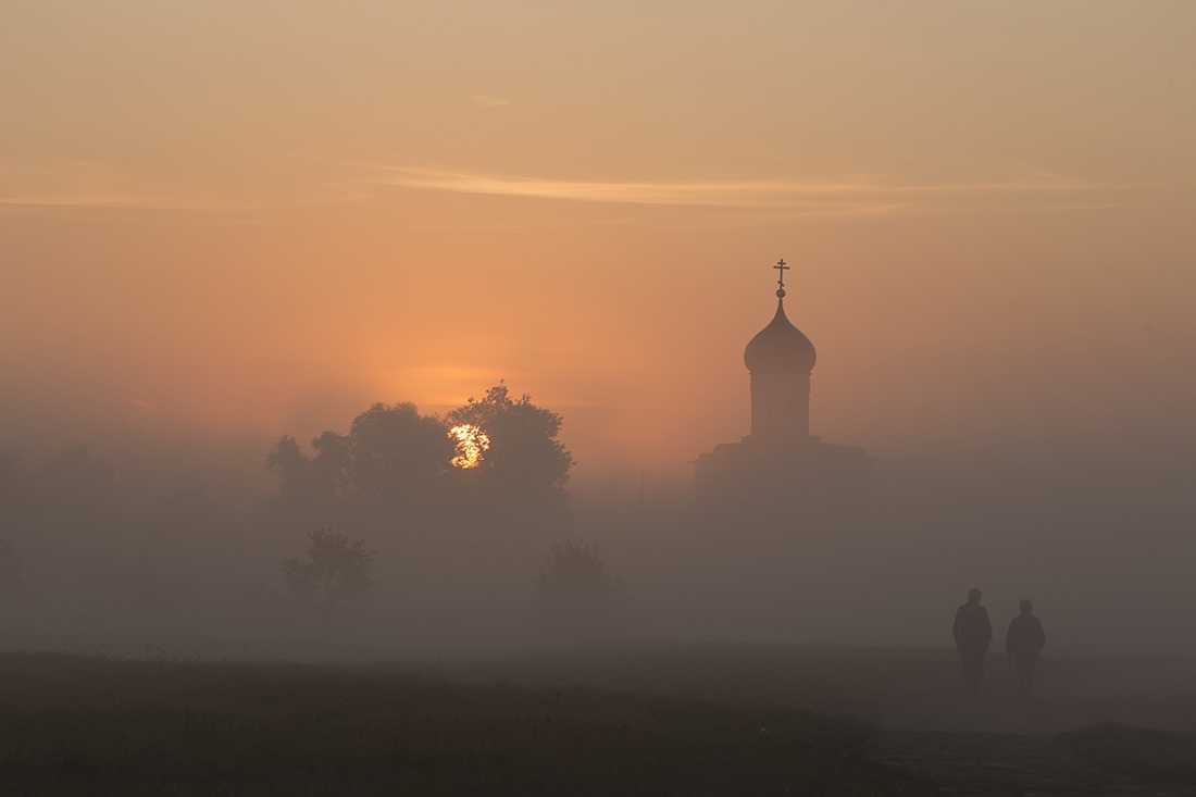 Русская Церковь деревня туман