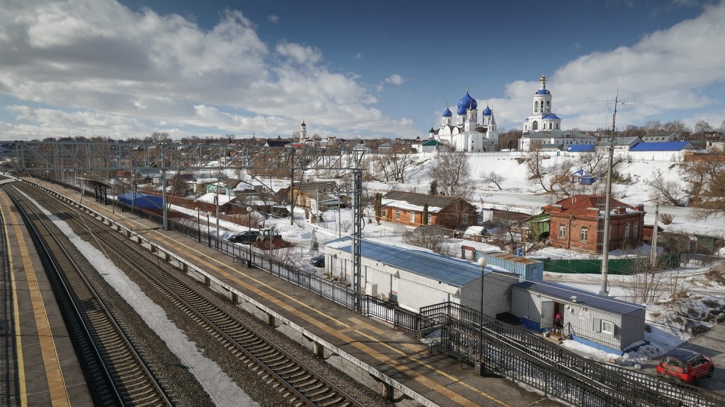 Вид на Боголюбово с железнодорожного моста, март 2019