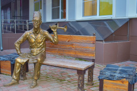 Скульптура доброго врача, г. Владимир
