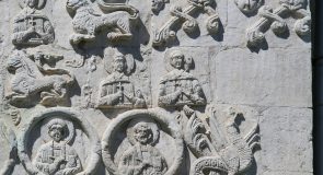 Загадки рельефов Георгиевского собора